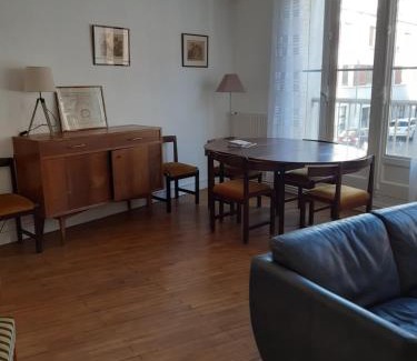 Gien Apartment | Charmant appartement au pied du château
