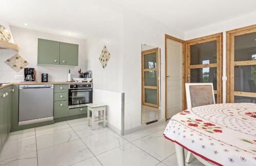 Brignoles Apartment | Charmant Appartement avec Terrasse