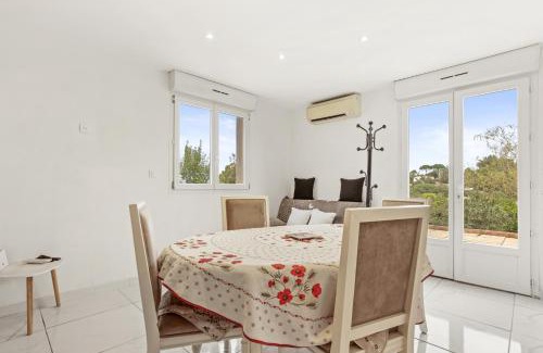 Brignoles Apartment | Charmant Appartement avec Terrasse