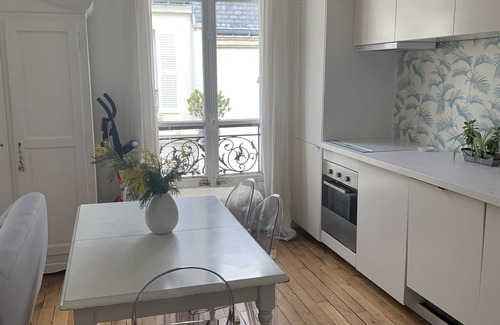 Quartier de Rochechouart Apartment | Charmant Appartement de 50 m2 Près de Montmartre