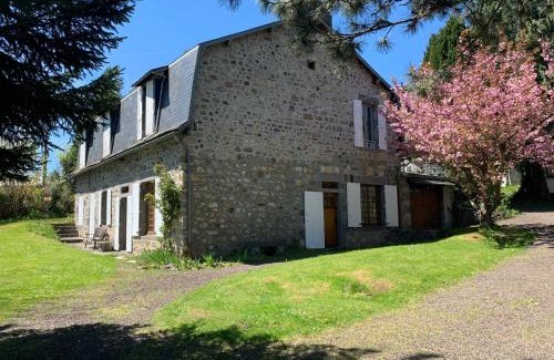 La Bourboule Apartment | Charmant appartement jardin/parking privé 4 personnes