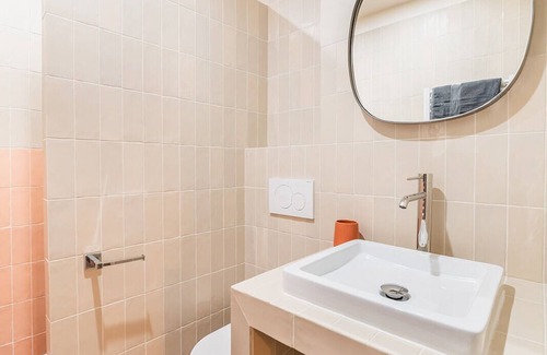Quartier de Rochechouart Apartment | Charmant Appartement Luxueux - Quartier Martyrs/montmartre
