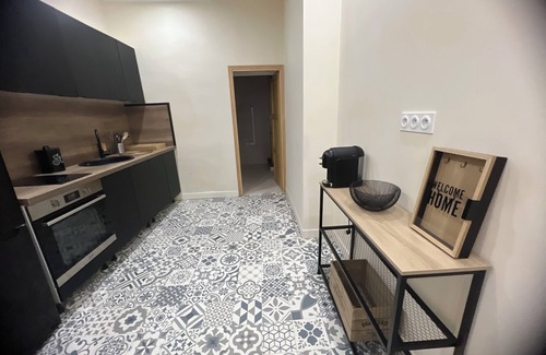 Grasse Apartment | Charmant Appartement Meublé, au Cœur de la Ville des Parfums. Au Calme, Lumineux