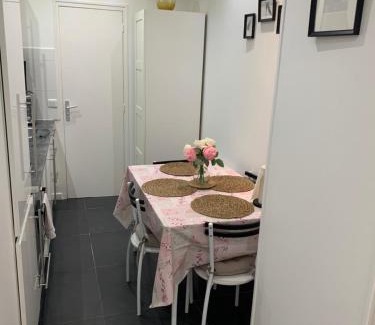 Quartier de la Chapelle Apartment | Charmant appartement - PARIS 18