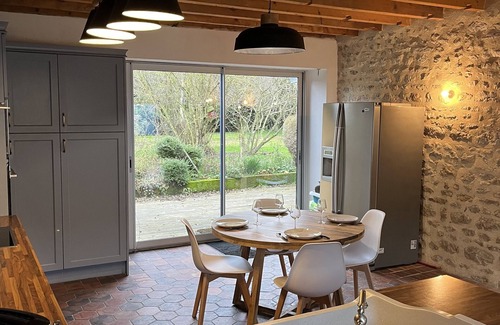 Beauvilliers House | Charmant Corps de Ferme Rénové Avec 4 Ânes + Studio - 10 Adultes/1 Enfant/1 Bébé