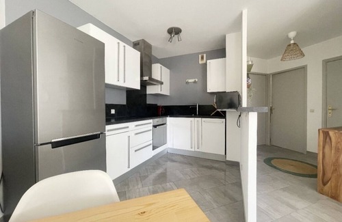 Golfe Juan Apartment | Charmant Deux Pièces à 500 m des Plages. A 5 Minutes de Cannes!