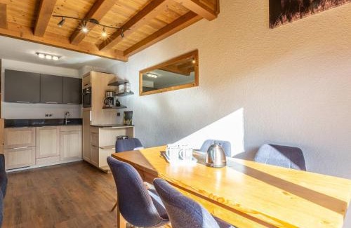 Meribel-Mottaret Apartment | Charmant duplex 8 pers. skis aux pieds à Méribel Mottaret, balcon, cuisine équipée, animaux admis - FR-1-355-141
