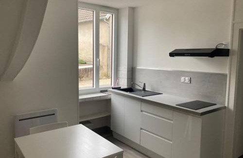Huisseau-sur-Cosson Apartment | Charmant F2 en centre bourg