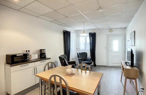 Lamalou-les-Bains Apartment | Charmant F2 tout équipé, proche centre-ville et Thermes, avec Wifi, animaux acceptés - FR-1-451-173