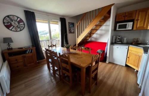 Besse-et-Saint-Anastaise Apartment | Charmant Duplex pour 8 personnes avec piscine