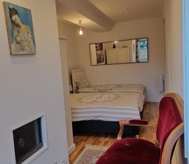 Franqueville-Saint-Pierre Apartment | Charmant appartement indépendant, 5 mn de Rouen, avec terrasse, refait à neuf