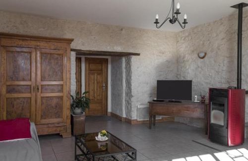 Saint-Bonnet-de-Rochefort House | Charmante maison rénovée, 4-5 pers., jardin clos, près de Charroux et Ebreuil. Draps inclus, animaux OK - FR-1-489-181