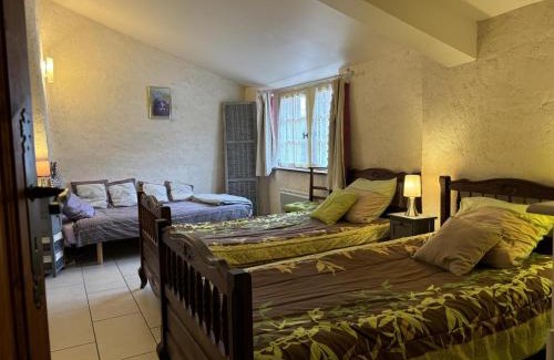 Saint-Bonnet-de-Rochefort House | Charmante maison rénovée, 4-5 pers., jardin clos, près de Charroux et Ebreuil. Draps inclus, animaux OK - FR-1-489-181