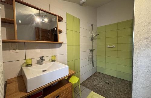 Saint-Bonnet-de-Rochefort House | Charmante maison rénovée, 4-5 pers., jardin clos, près de Charroux et Ebreuil. Draps inclus, animaux OK - FR-1-489-181