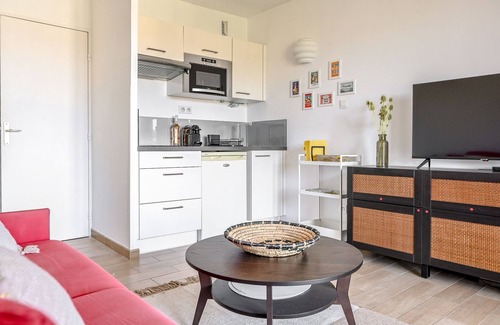 Saint-Mandrier-sur-Mer Apartment | Charmant Studio au Village au Carrefour des Plages - Location Minimum un Mois