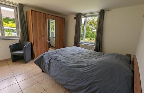 Plombieres-les-Bains House | Charmant gîte en forêt avec terrasse et Wifi à Plombières-les-Bains - FR-1-589-769