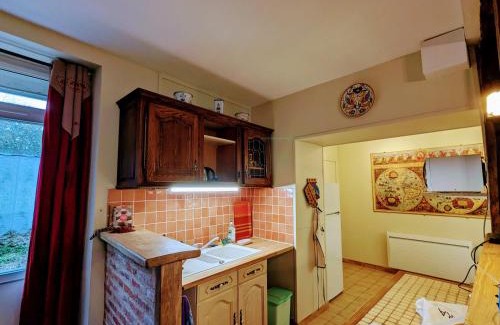 Le Menoux House | Charmant gîte avec terrasse, poêle à bois et parking privé près de la Creuse et d'Argenton-sur-Creuse - FR-1-591-564