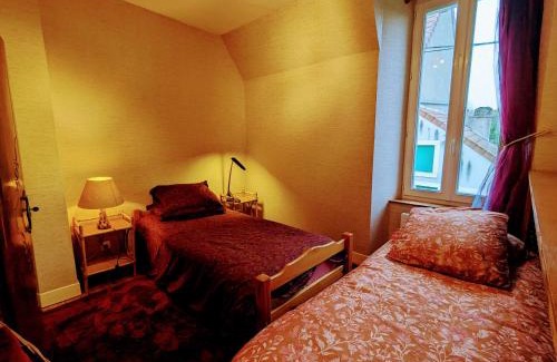 Le Menoux House | Charmant gîte avec terrasse, poêle à bois et parking privé près de la Creuse et d'Argenton-sur-Creuse - FR-1-591-564