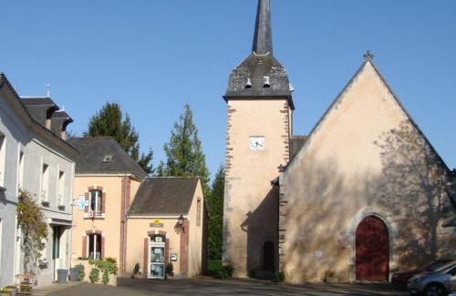 Montreuil-le-Henri House | Charmant Gîte Confortable avec Wifi, au Cœur d'un Village Typique près de Bercé - FR-1-410-225