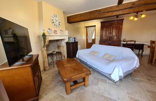 Prissac House | Charmant Gîte en Brenne avec Jardin, Piscine Partagée et Proximité Sentiers de Randonnée - FR-1-591-99