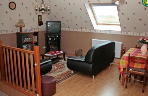 Fiennes House | Charmant gîte familial à Fiennes, 2 chambres, jardin privé, terrasse, proche Wissant, animaux acceptés - FR-1-376-118