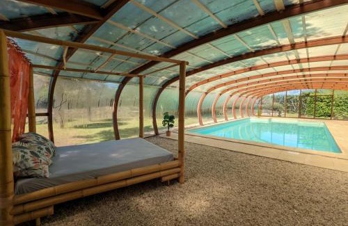 Chadurie House | Charmant gîte familial avec piscine chauffée, parc et animaux - 3 chambres, internet, équipements bébé - FR-1-653-233