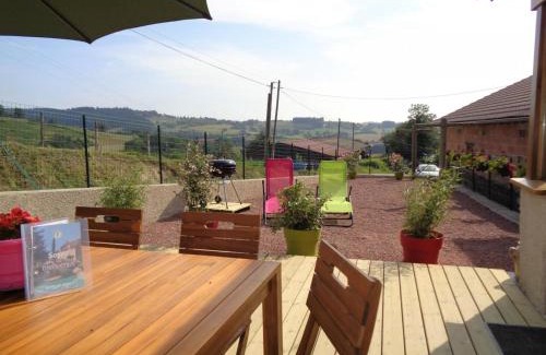 Saint-Marcel-dʼUrfe House | Charmant gîte à la ferme avec terrasse, proche Loire, Allier, Puy de Dôme, animaux bienvenus - FR-1-496-235