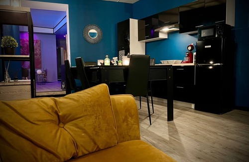 Bergues Apartment | Charmant Hébergement Avec Jaccuzi et Sauna Privatif