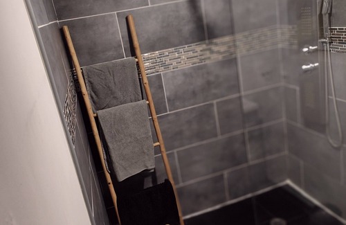 Bergues Apartment | Charmant Hébergement Avec Jaccuzi et Sauna Privatif