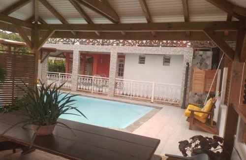 Saint-Joseph Apartment | Charmant haut de villa 8 minutes de l'Hôpital de la Meynard