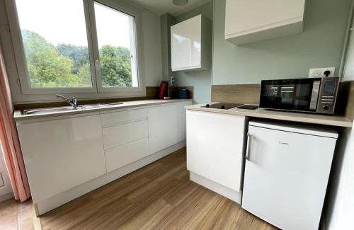 Veules-les-Roses Apartment | Charmant logement avec parking privé.