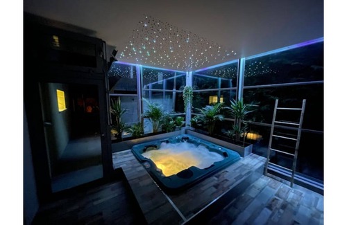 Jebsheim Condo | Charmant Logement Avec Piscine et Jacuzzi