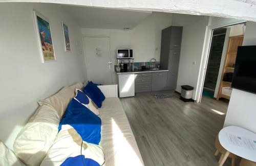 Antheor Apartment | Charmant petit appartement vue mer et corniche Esterel