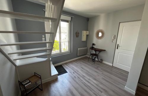 Blere Apartment | Charmant petit duplex centre Bléré