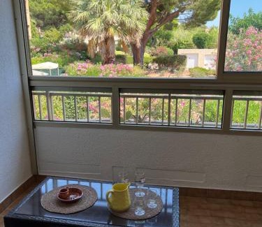 Saint-Mandrier-sur-Mer Apartment | Charmant studio calme bord de mer Wifi-NESPRESSO-DRAPS-LINGE DE BAIN