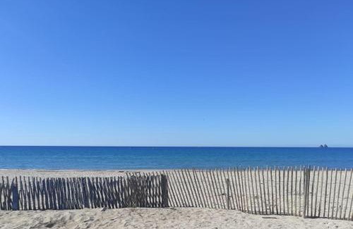 Saint-Mandrier-sur-Mer Apartment | Charmant studio climatisé 24 m2 terrasse à 100m de la plage