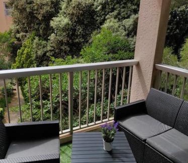 Saint-Mandrier-sur-Mer Apartment | Charmant studio climatisé 24 m2 terrasse à 100m de la plage