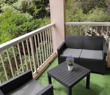 Saint-Mandrier-sur-Mer Apartment | Charmant studio climatisé 24 m2 terrasse à 100m de la plage