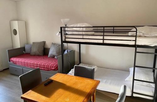 Laguiole Apartment | Charmant studio à Laguiole avec vue montagne 27 m²