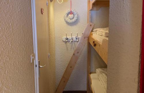 Pra Loup Apartment | Charmant studio à Pra Loup 1600, proche des pistes avec balcon et wifi - FR-1-165A-14