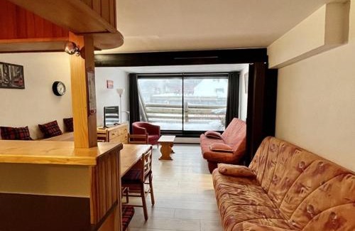 Laveissiere Apartment | Charmant studio au coeur de la station, balçon exposé, idéal pour 4 personnes - FR-1-787-7