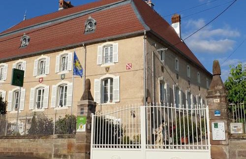 Mersuay House | Charmant Studio avec Jardin et Terrasses, Environnement Calme et Historique - FR-1-583-383