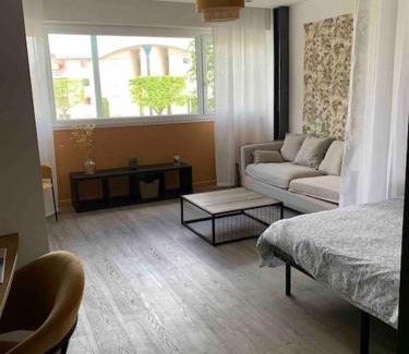 Sainte-Therese-Demi-Lune Apartment | Charmant studio cosy avec parking