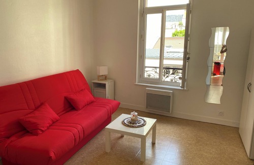 Downtown Le Havre Apartment | Charmant Studio