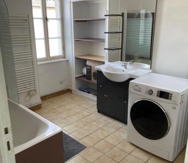 Saint-Pierre-le-Moutier Apartment | Charmant T2 au 1er dans résidence avec parc arboré