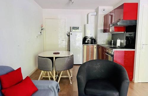 Hasparren Apartment | Charmant T2 à Hasparren, 4 pers, centre-ville, terrasse, parking privatif - FR-1-495-84