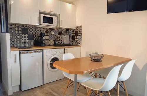 Saint-Pierre-la-Mer Apartment | Charmant T2 avec loggia belle vue mer et parking