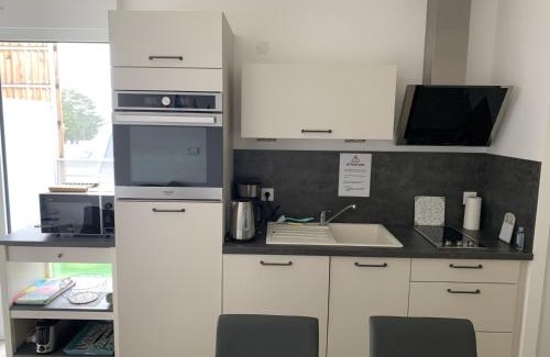Fort-Mahon-Plage Apartment | Charmant T2 en centre-ville avec balcon, parking privé et équipements bébé à Fort-Mahon-Plage - FR-1-482-99