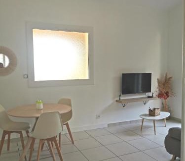 Chateauneuf-de-Gadagne Apartment | Charmant T2 avec extérieur au cœur du Vaucluse