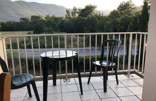 Montbrun-les-Bains Apartment | Charmant T2 au Pays des Lavandes , à Proximité Immédiate des Thermes Valvital